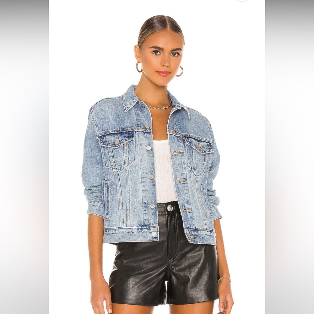 Levi’s ex-boyfriend trucker jacket